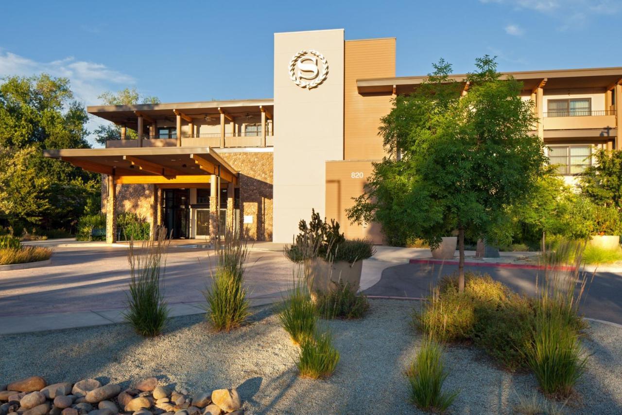 Sheraton Redding Hotel At The Sundial Bridge Exterior photo